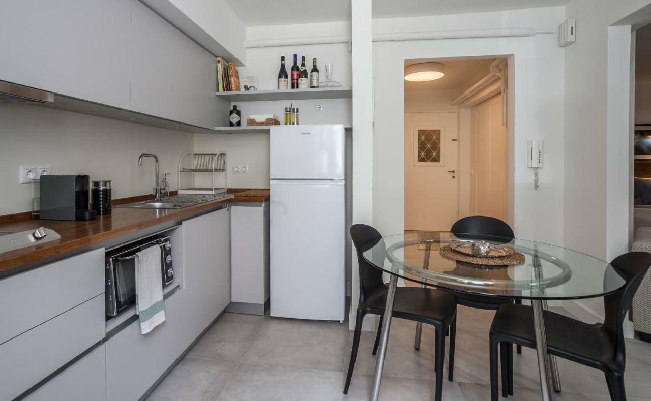 Unique Semi-Basement Stay At The Foot Of The Acropolis Athen Eksteriør billede