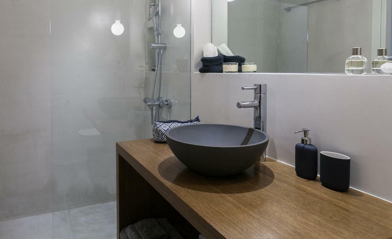 Unique Semi-Basement Stay At The Foot Of The Acropolis Athen Eksteriør billede
