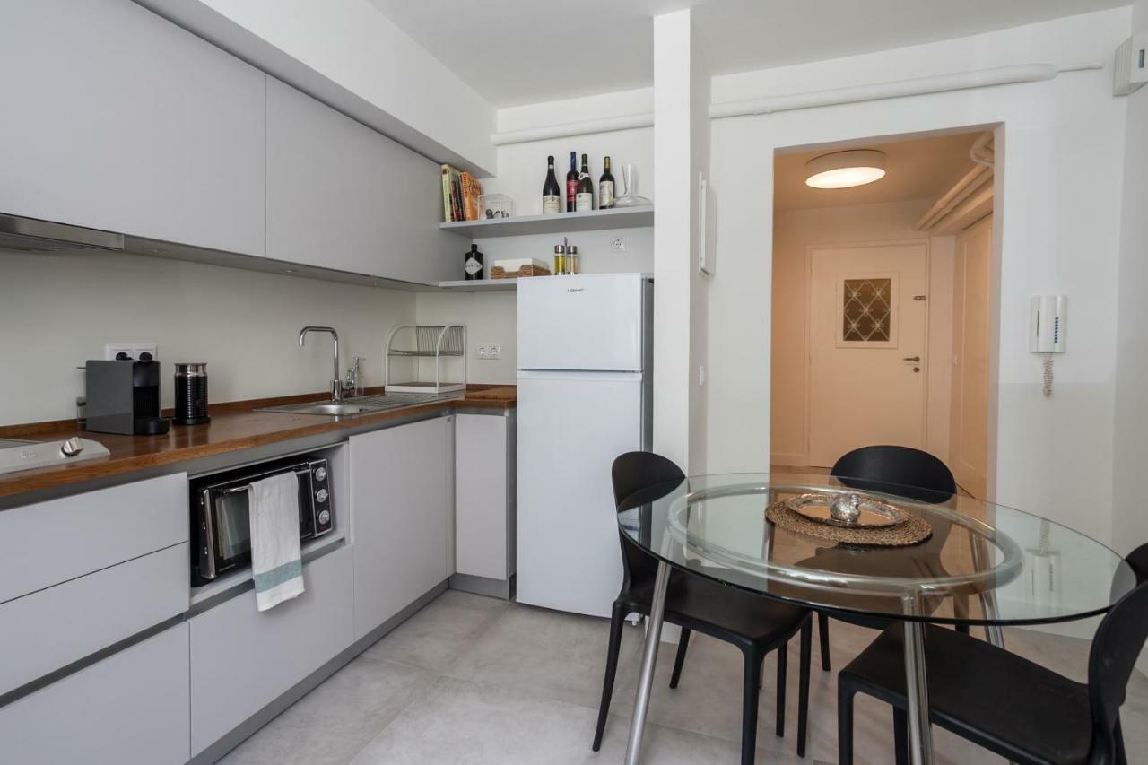 Unique Semi-Basement Stay At The Foot Of The Acropolis Athen Eksteriør billede