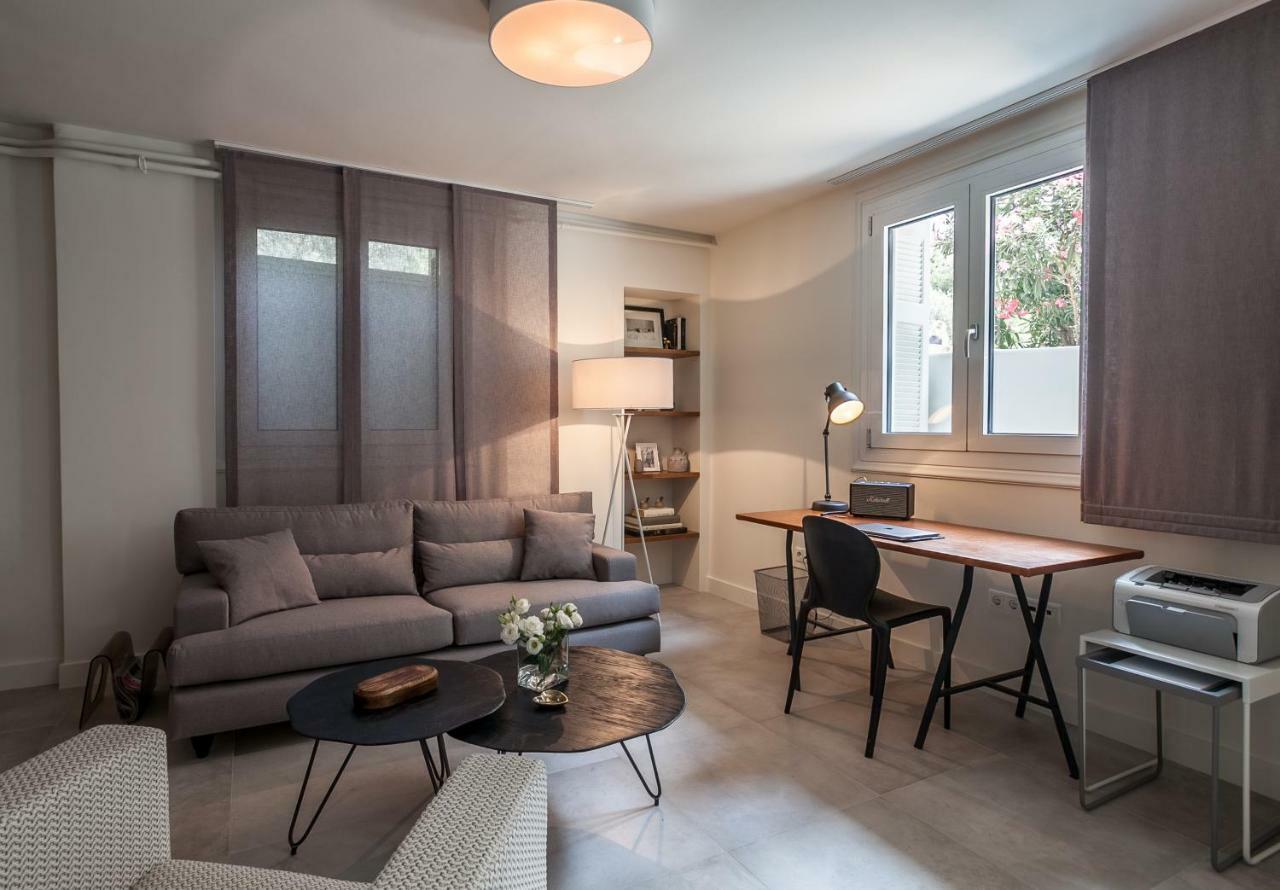 Unique Semi-Basement Stay At The Foot Of The Acropolis Athen Eksteriør billede